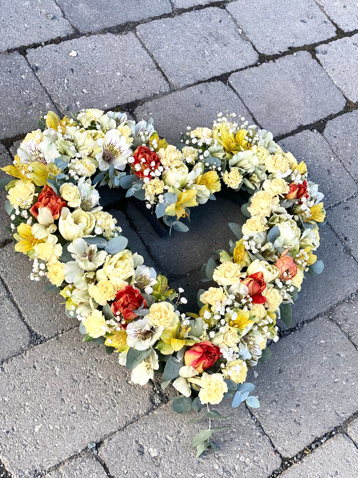 Åpent hjerte-krem og fersken farger