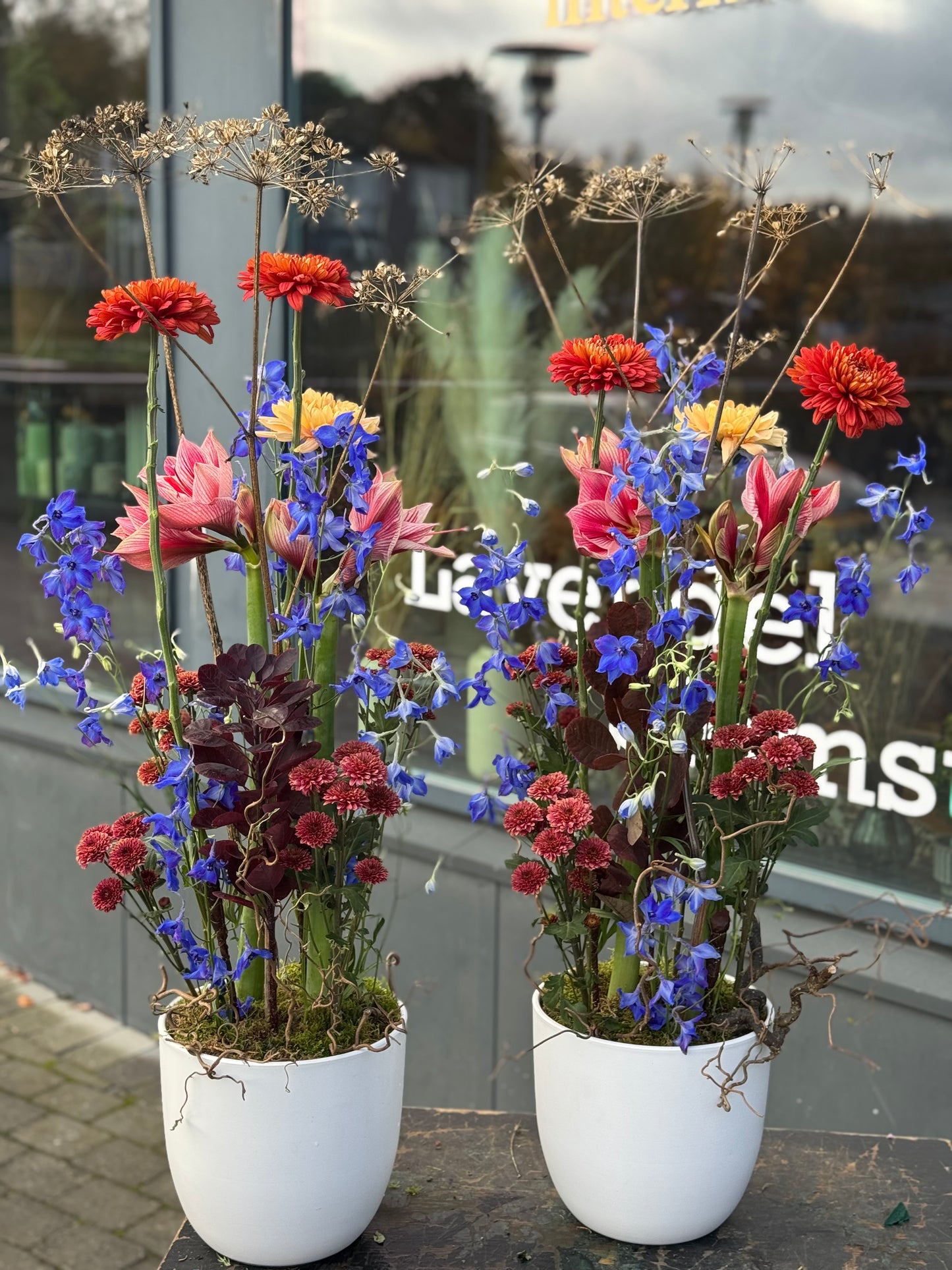 Store dekorasjoner til scene eller bryllup