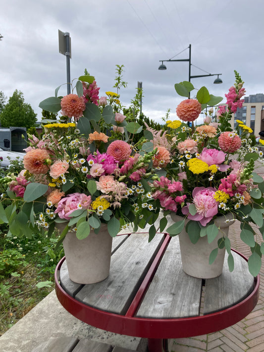 Store dekorasjoner til scene eller bryllup
